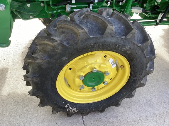 2025 John Deere 3039R Tractor Compact