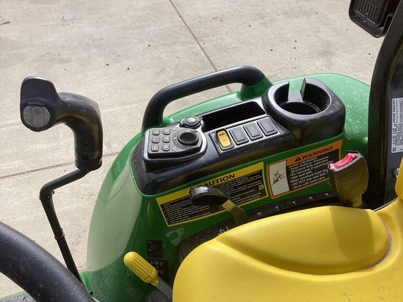 2025 John Deere 3039R Tractor Compact