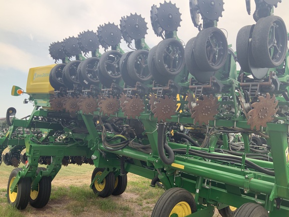 2025 John Deere 1795 Planter
