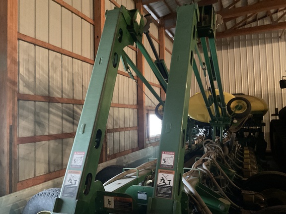 2014 John Deere 1770NT Planter