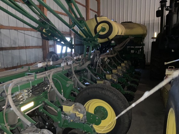 2014 John Deere 1770NT Planter