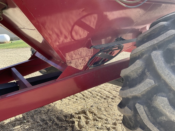 2009 Demco 850 Grain Cart