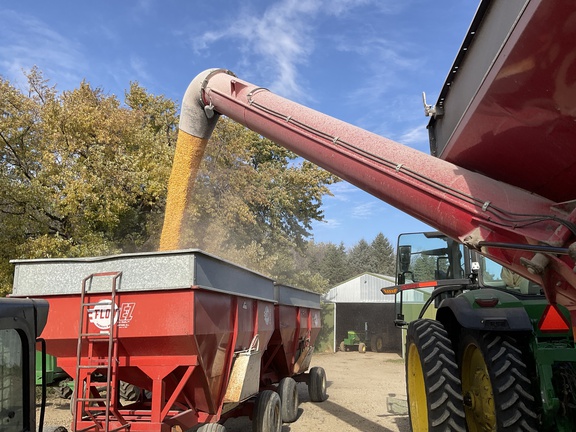 2009 Demco 850 Grain Cart