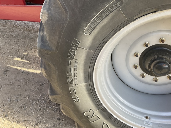 2009 Demco 850 Grain Cart