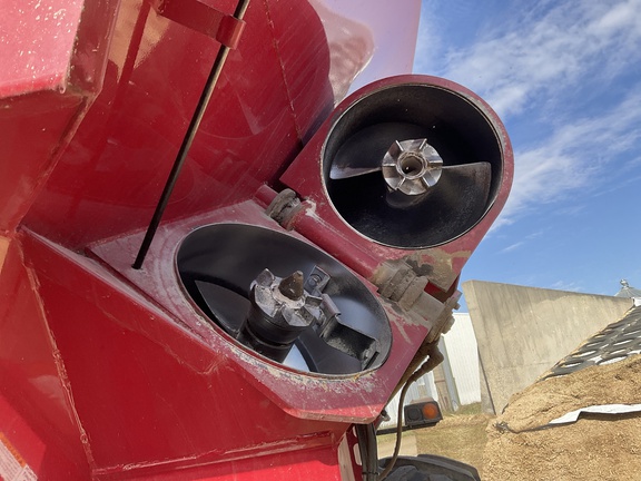 2009 Demco 850 Grain Cart