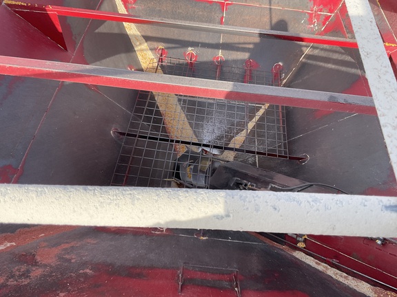 2009 Demco 850 Grain Cart