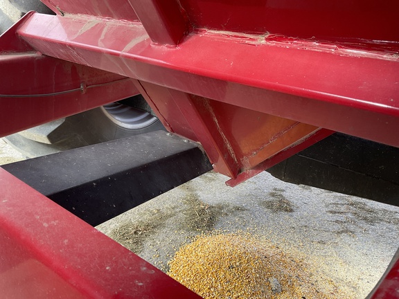 2009 Demco 850 Grain Cart