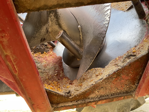 2009 Demco 850 Grain Cart