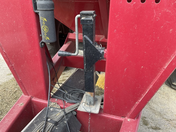 2009 Demco 850 Grain Cart