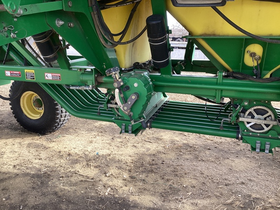 2009 John Deere 1890 Air Seeder
