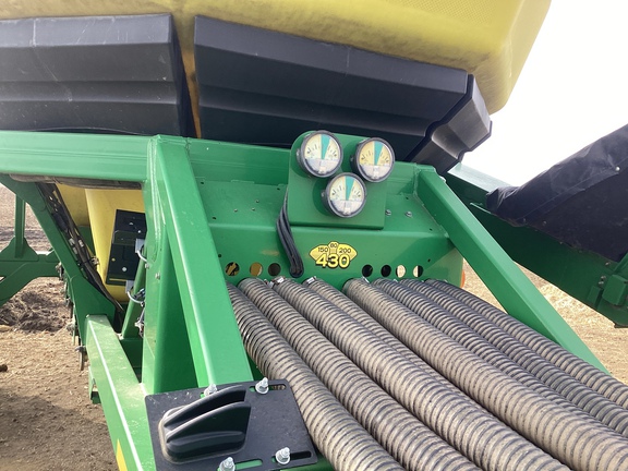 2009 John Deere 1890 Air Seeder