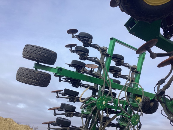 2009 John Deere 1890 Air Seeder