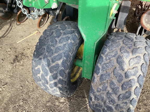 2009 John Deere 1890 Air Seeder