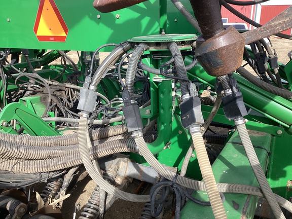 2009 John Deere 1890 Air Seeder