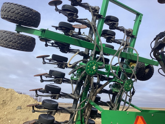2009 John Deere 1890 Air Seeder