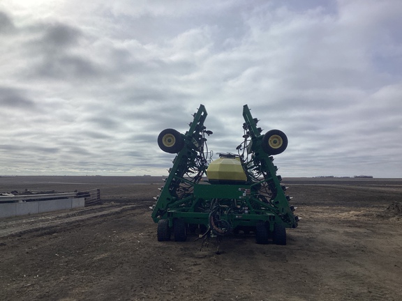 2009 John Deere 1890 Air Seeder