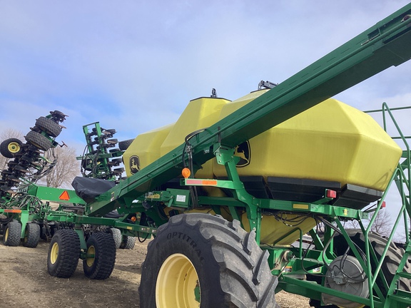 2009 John Deere 1890 Air Seeder