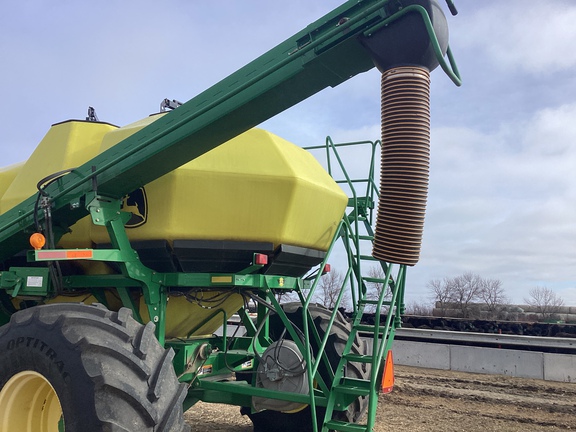 2009 John Deere 1890 Air Seeder