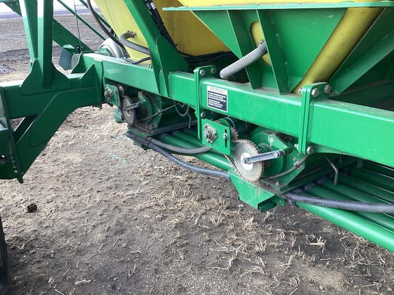 2009 John Deere 1890 Air Seeder