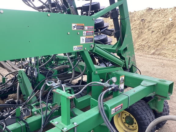 2009 John Deere 1890 Air Seeder