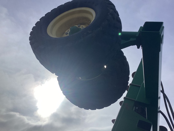 2009 John Deere 1890 Air Seeder