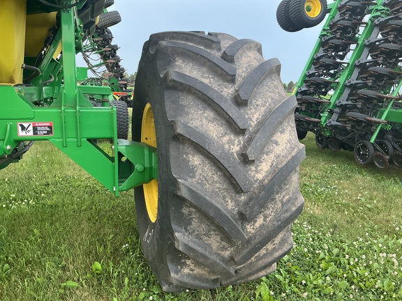 2009 John Deere 1890 Air Seeder