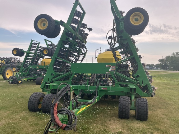 2009 John Deere 1890 Air Seeder