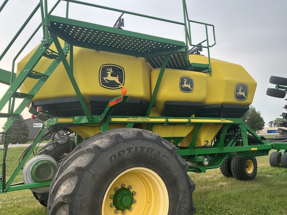 2009 John Deere 1890 Air Seeder