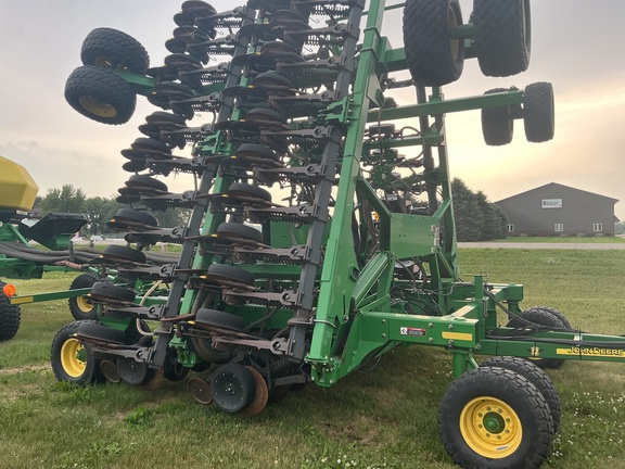 2009 John Deere 1890 Air Seeder