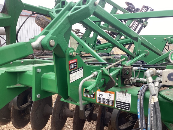 2013 John Deere 2720 Disk Ripper
