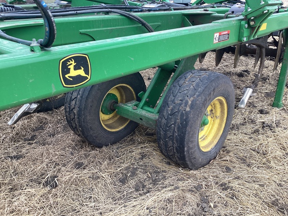 2013 John Deere 2720 Disk Ripper