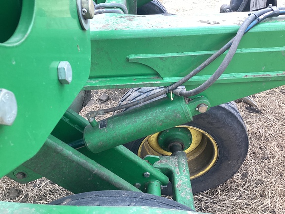 2013 John Deere 2720 Disk Ripper