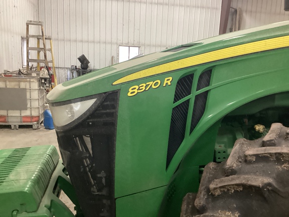 2020 John Deere 8370R Tractor