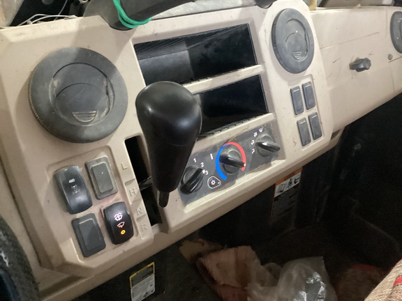 2019 John Deere XUV 835R ATV