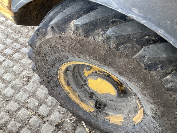 2019 John Deere 244L Compact Utility Loader