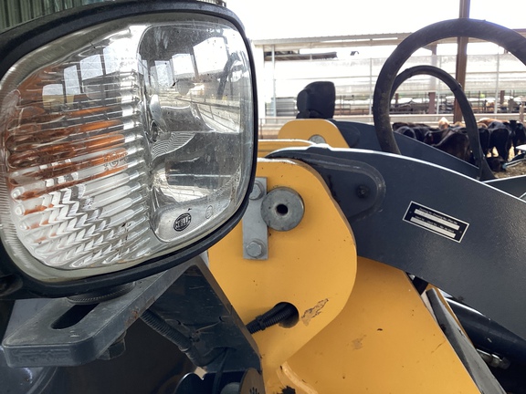 2019 John Deere 244L Compact Utility Loader