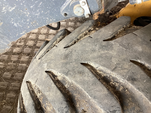 2019 John Deere 244L Compact Utility Loader