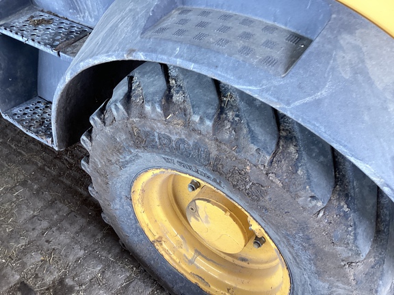 2019 John Deere 244L Compact Utility Loader