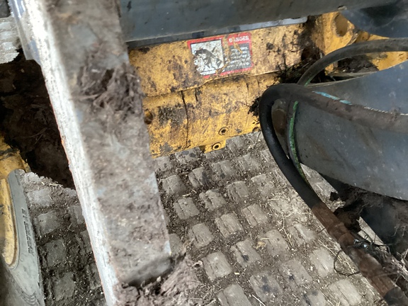 2019 John Deere 244L Compact Utility Loader