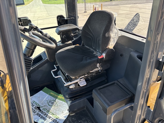 2019 John Deere 244L Compact Utility Loader