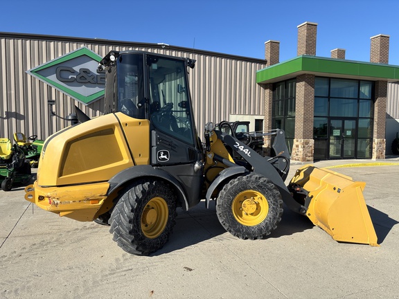 2019 John Deere 244L Compact Utility Loader