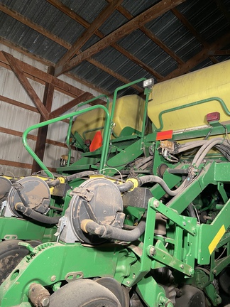 2006 John Deere 1790 Planter