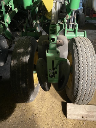 2006 John Deere 1790 Planter