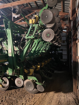 2006 John Deere 1790 Planter