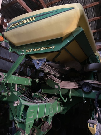 2006 John Deere 1790 Planter
