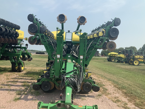 2006 John Deere 1790 Planter