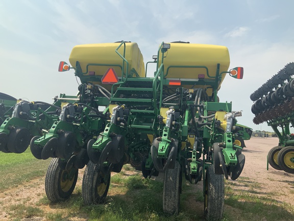 2006 John Deere 1790 Planter