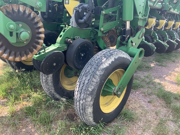 2006 John Deere 1790 Planter