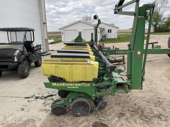 2001 John Deere 1760 Planter