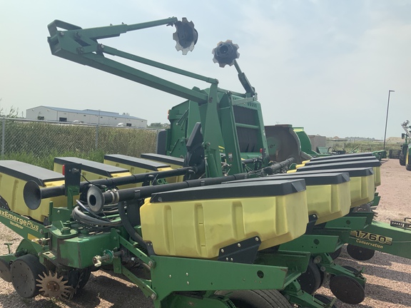 2001 John Deere 1760 Planter